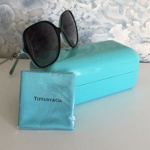 Tiffany & Co. Iconic Sunglass Kit
